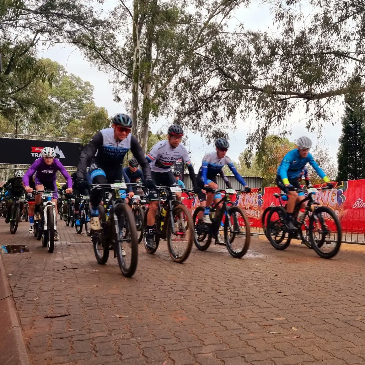 trailseekermtb's tweet photo. The Elite Men and Ladies riders crossed the King Price Trailseeker #4 Legends MX starting line.
A few started fast, who will finish strong?
Keep an eye on our social stories to be notified first on all race updates.
#KingPriceTrailseekerMTBSeries #AllOutTrail #LegendsMX https://t.co/rIg9RLjuAB