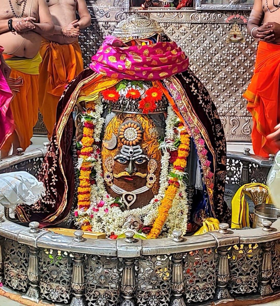 soniyasinhaBJP's tweet photo. जय श्री महाँकाल🚩🚩🚩 https://t.co/Cl9rTt8f01