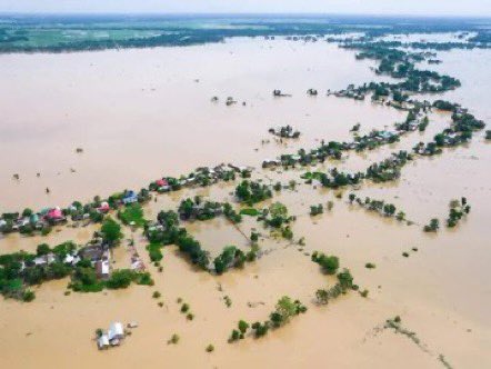 TUKKUSAURUS's tweet photo. Assam is witnessing the worst flood ever. Over 100 people have d!ed and more than 55 lakh people are directly affected due to the emergency created because of water level going above the danger level. There is no electricity or internet connection. (1/3) https://t.co/p3KNzdJLFK
