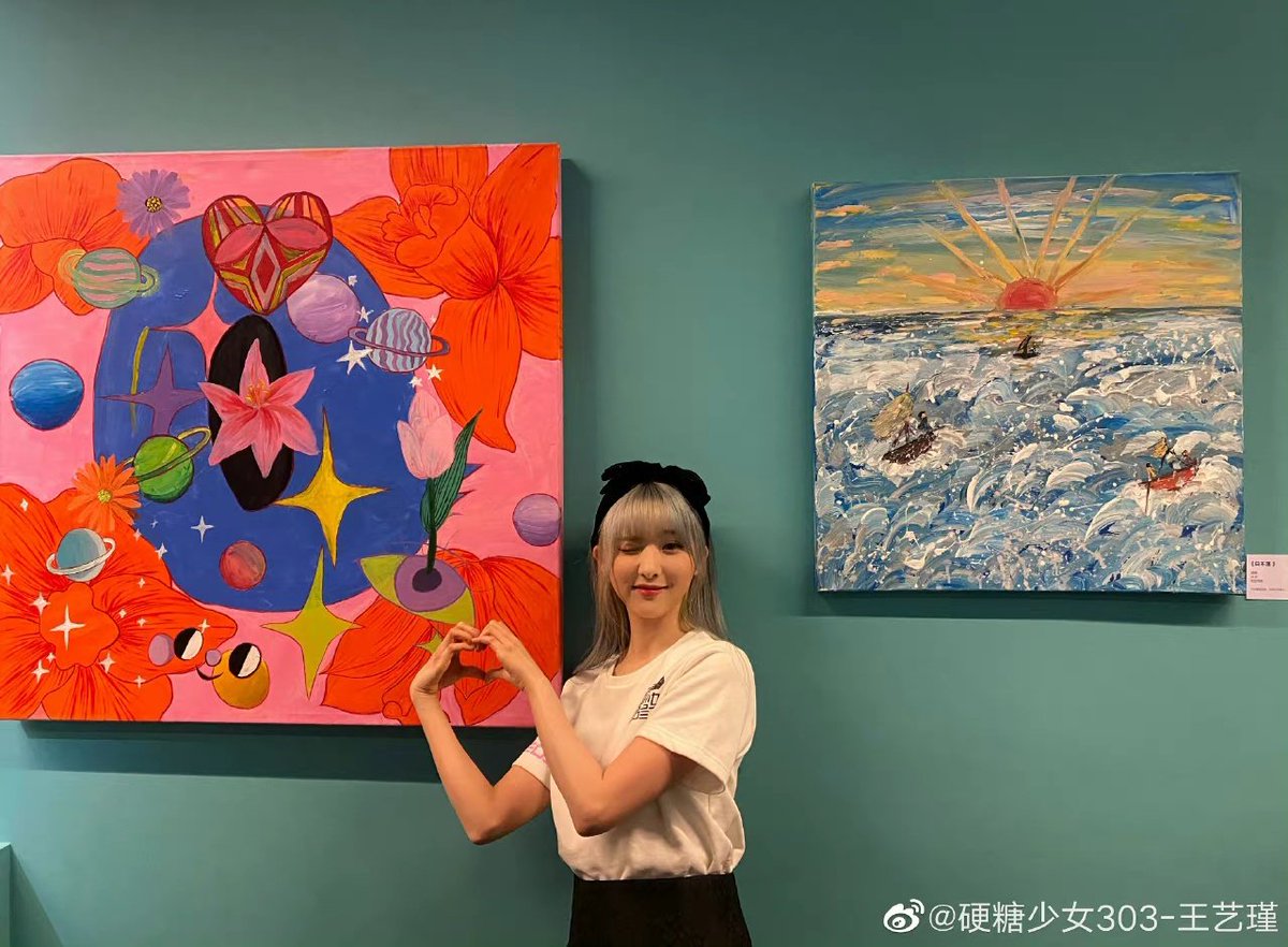 nenaixin's tweet photo. taken by Yijin. thank you so much for all best wishes. let's eat cake!!! <3 https://t.co/031Wk3wuJh