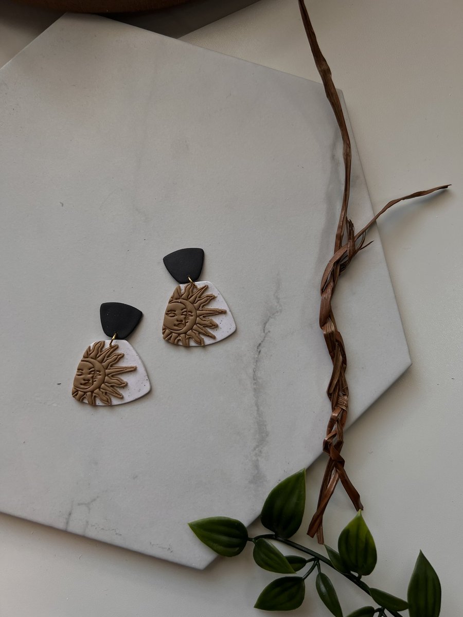 JSnowCo's tweet photo. Summer 22 collection now live on our website! Check us out for handcrafted, lightweight, polymer clay earrings! 

https://t.co/4PGdXh6R7a https://t.co/bJY1hVwZls