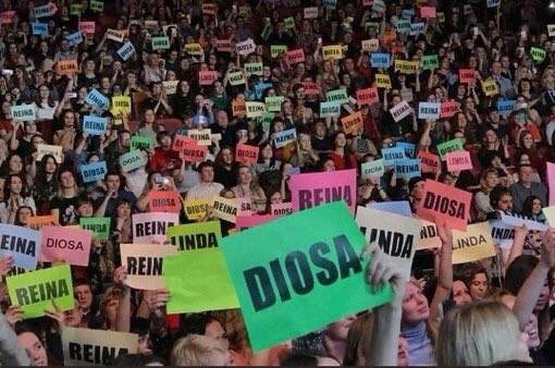ana_durand02's tweet photo. Cómo es eso que nadie sabe que está diosa se llama Karime Scander, nadie vio "en la piel de Alicia" o qué 
#AFHS https://t.co/jvsGI7a7xQ