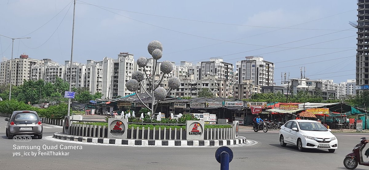 DevelopedSurat's tweet photo. #Beautiful_Surat ...

#અદ્ભુત_સુરત ના #સુંદર #ટ્રાફિક_આયર્લેન્ડ ...

@ #DhirajSons , #Althan #Bhimrad #VIProad2 #Surat #yes_icc https://t.co/FL6XOnxl5Q