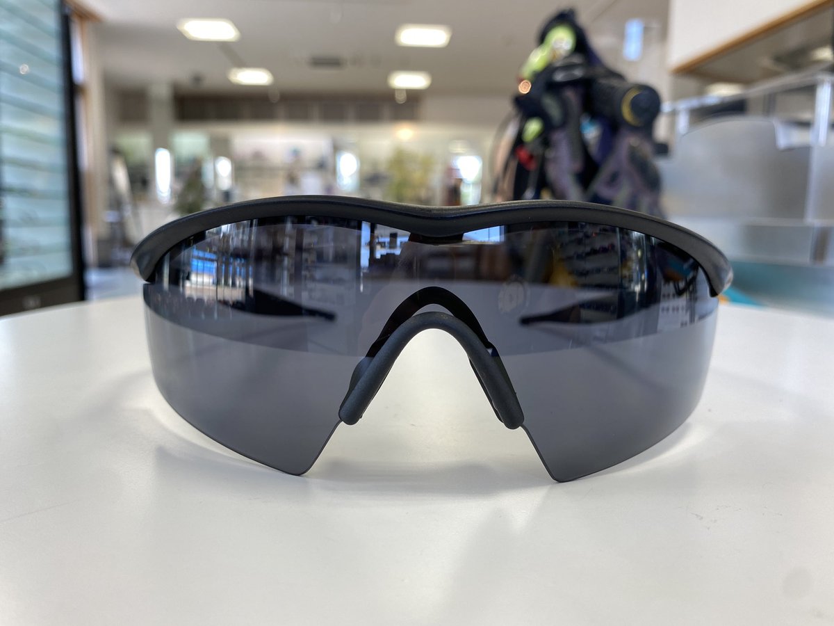 kineido's tweet photo. そしてこちらもまさかの再販！OAKLEYを代表するスポーツサングラスMフレームが金栄堂に登場！多くのアスリートの輝かしいご活躍とともにあった、今のOAKLEYの礎となった伝説のスポーツサングラスです！
https://t.co/FukRy2sQXq
#OAKLEY
#Mフレーム
#MFRAME
#オークリー
#スポーツサングラス
#再販 https://t.co/Dzrd0cPFz2