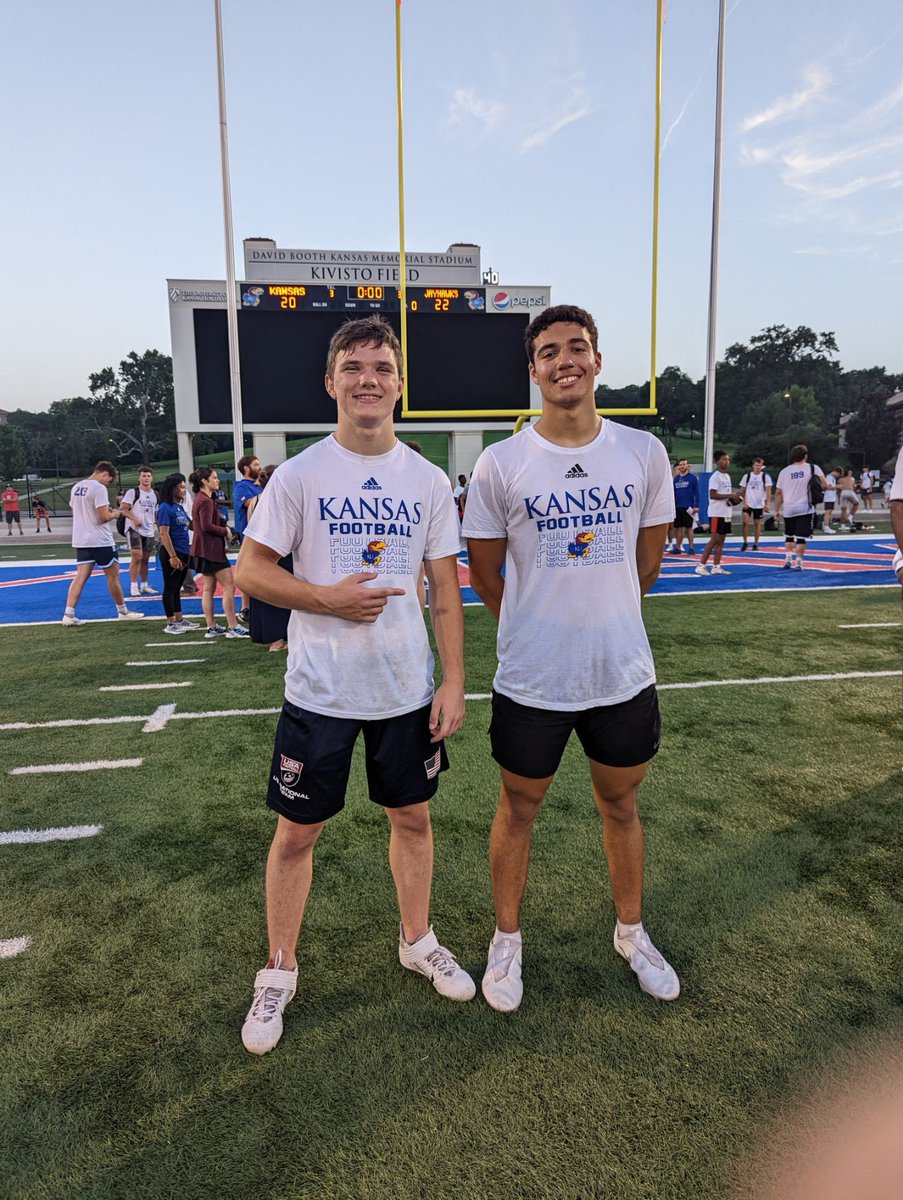 Had a great time at the KU camp learned some things and got to show off my skills <a href="/KUAthletics/">Kansas Jayhawks</a> <a href="/CoachSimps/">Chris Simpson</a>
