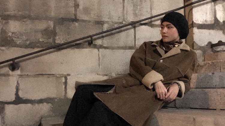 taeteland's tweet photo. this kim taehyung vibe in paris… https://t.co/2YsQUmx65K