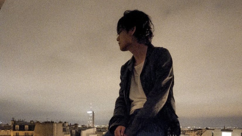 this kim taehyung vibe in paris…