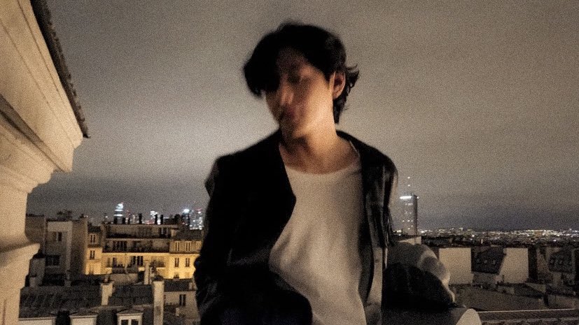 taeteland's tweet photo. this kim taehyung vibe in paris… https://t.co/2YsQUmx65K