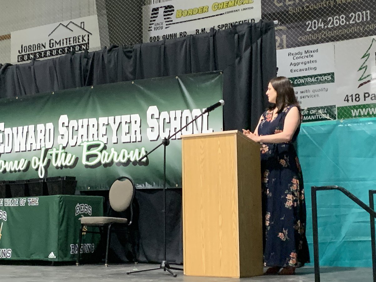 WayneEwaskoMLA's tweet photo. Congratulations to the #2022Grads from @EcoleEdwardSchreyerSchool who celebrated today! #educationiskey #edumb #mbpoli https://t.co/OTnXeP9KS4