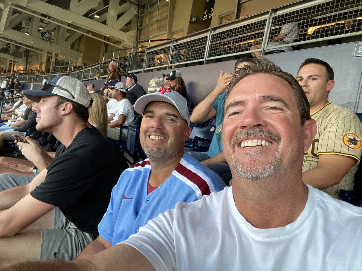 JrosenbergR's tweet image. #timetoshine