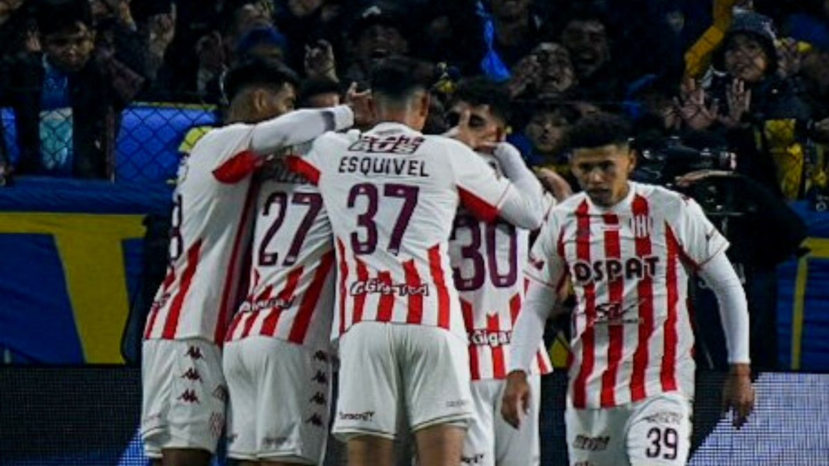 442's tweet photo. TRIUNFAZO AGÓNICO DEL TATE ⚽️

En los minutos finales del partido, Franco #Troyanski de penal, le dio la victoria a #Unión🔴⚪️ por 2-1 sobre #Boca🔵🟡, por la Fecha 5 de la Liga Profesional. 
https://t.co/FviQLfirLy https://t.co/t8eoXH9bMb