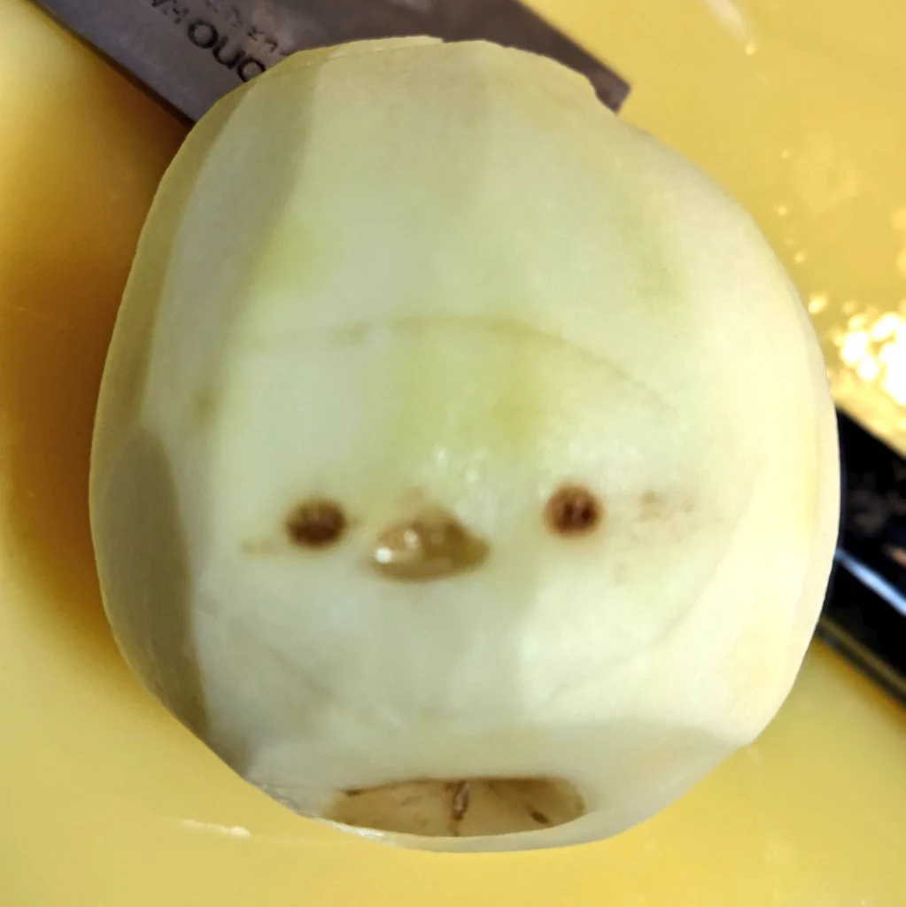 @meme4coma うちはこの前、皮剝いたらひよこちゃんが現れました🐣 
