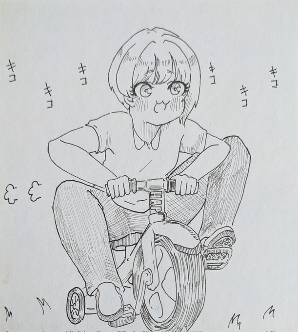 ちっちゃい三輪車を乗り回す宮本フレデリカさん。 