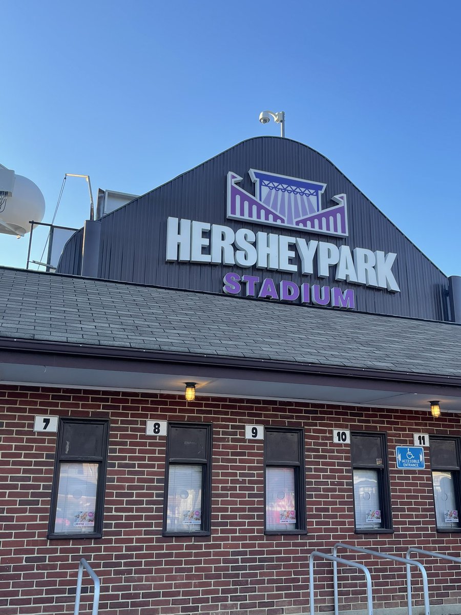 Singing along with @ThomasRhett at the Hersheypark Stadium! 🎶🎶🎶 

@HersheyPA @HersheyEnt #Hersheypa #hersheyparkstadium @ThomasRhett #ThomasRhett