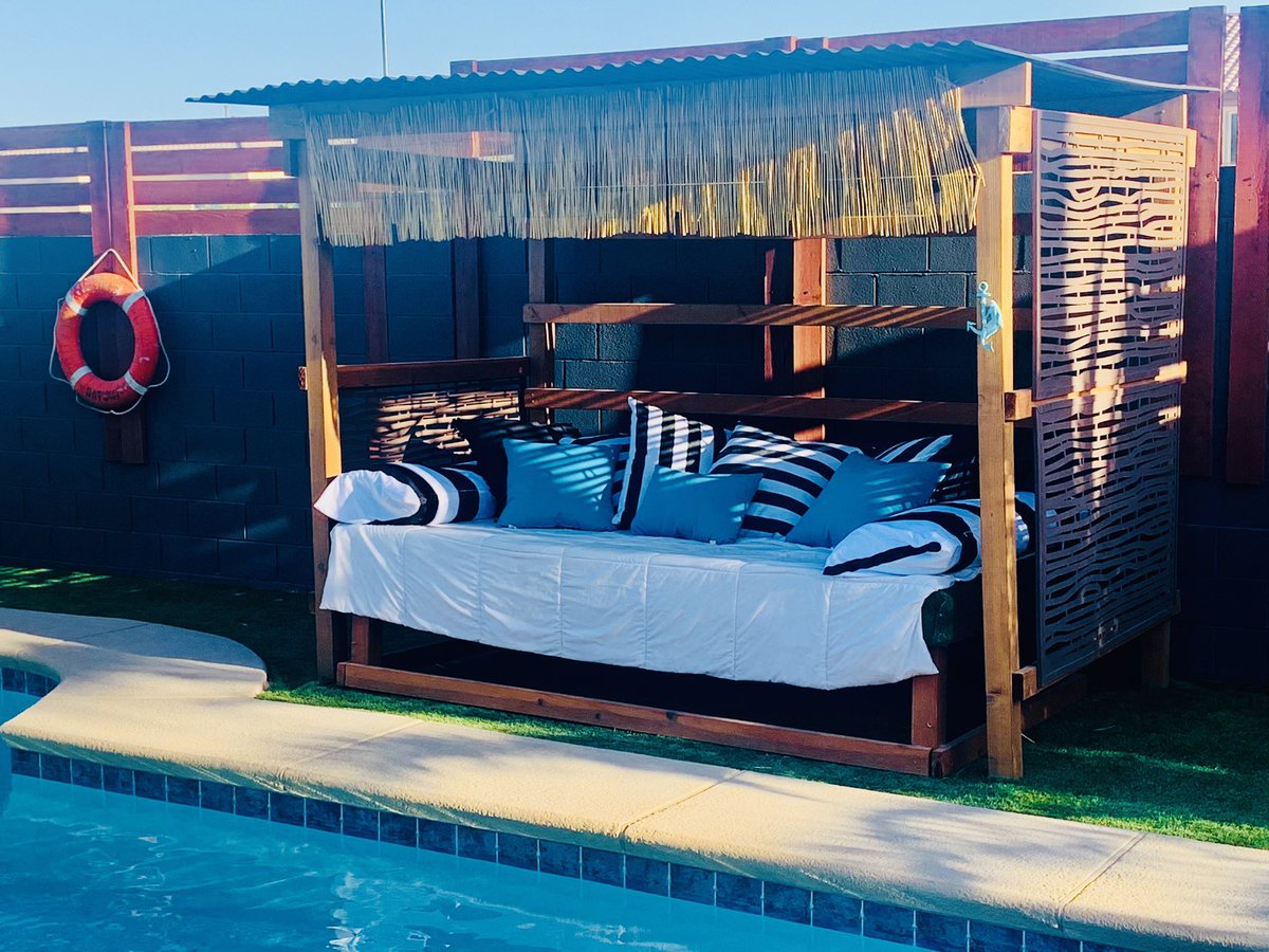 bransionlv's tweet photo. Rough day? Relax in our private cabana. Available for hourly rentals. https://t.co/loleBOyWTd