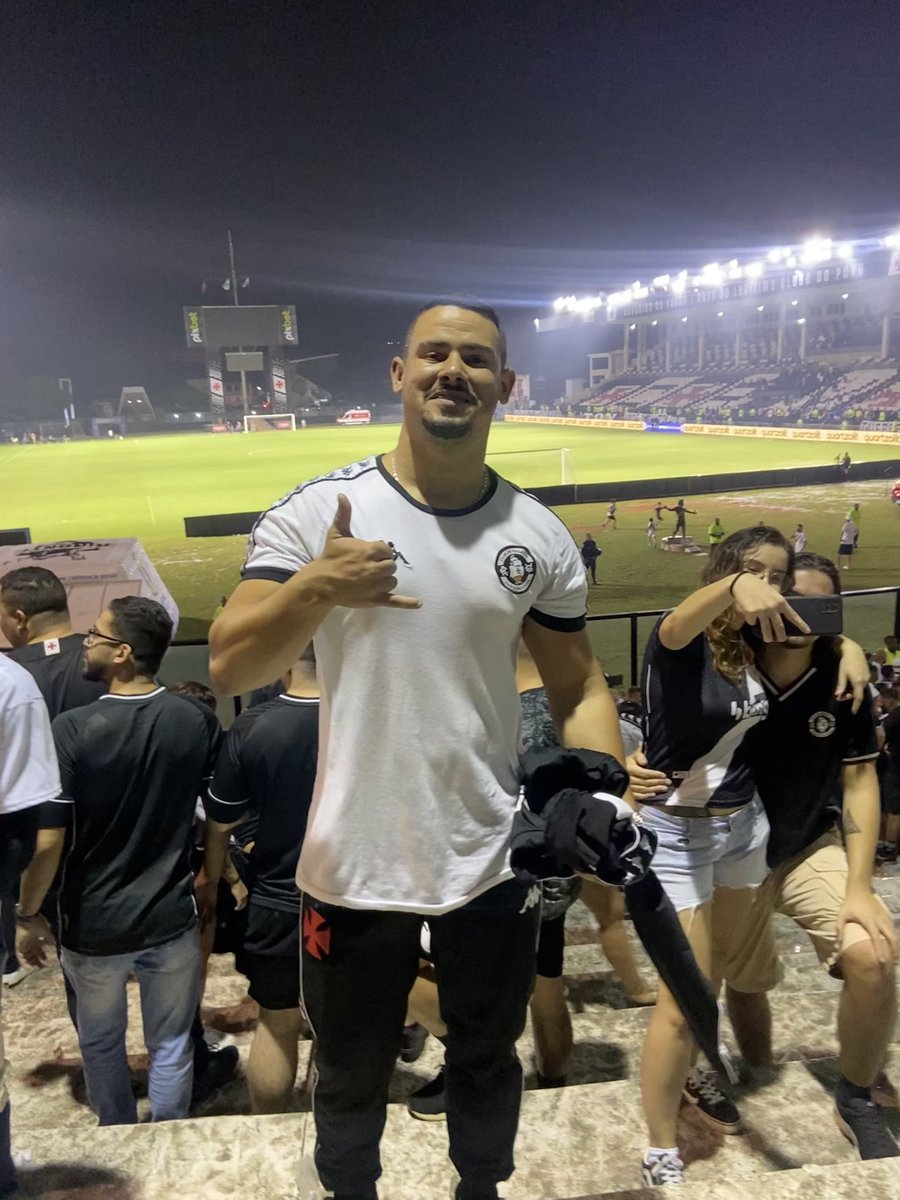 RodriigoMion's tweet photo. Eu nasci Amando o Vasco demais Tua glória, Vasco, tua história não esqueço jamais 💢❤️
#vasco #vascodagama #vascodagamaoficial #vascosempre #crvg #gigantedacolina #aovascotudo https://t.co/qdsVdWE3bb