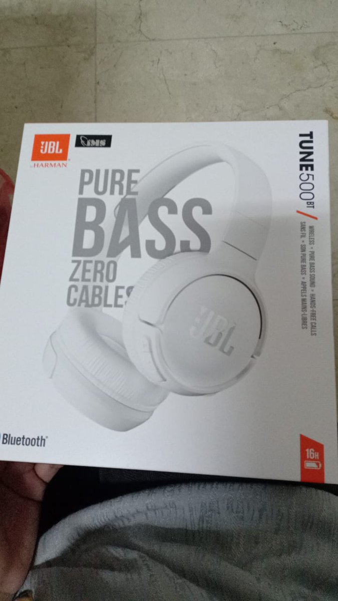 gilangarifs's tweet photo. @hrdbacot Dijual headphone JBL T500BT / T 500 BT / TUNE 500BT. Kondisi BNIB, dapet hadiah dari kantor. Harga 450.000. https://t.co/G8uSZIkxtj
