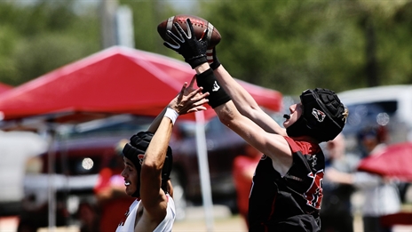Takeaways from Day 2 of the 2022 State 7-on-7 Tournament

texasfootball.com/article/2022/0… 7⃣ <a href="/Tepper/">Greg Tepper</a> <a href="/IshmaelRJohnson/">Ishmael Johnson</a> <a href="/Matt_Stepp817/">Matt Stepp</a> <a href="/GPowersScout/">Greg Powers 🏟️</a> <a href="/malloryhartley/">Mallory Hartley</a> <a href="/WillieWilk23/">William Wilkerson</a> | #dctf #txhsfb #tx7on7 #7on7