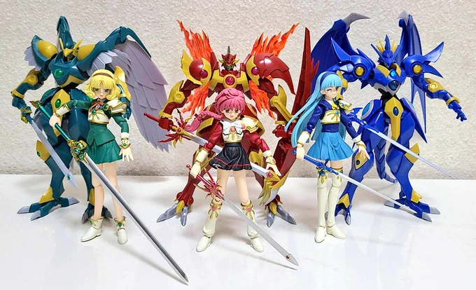 MODEROIDのレイアースシリーズ、ようやく全機組み立てれたので、奥さんのfigmaと一緒に並べてみた😄
とても満足感が高い😆
ここまで来たら、アクリルロゴプレートも欲しくなりますね。 