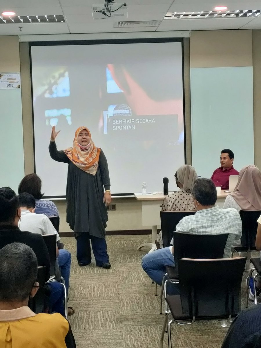 YougoTraining's tweet photo. Sedang berlangsung sesi pengenalan Seminar Berani Berucap Bersama Halim Othman anjuran #yougotraining
#BeraniBerucap #publicspeaking #halimothman https://t.co/cnrDiBMISD