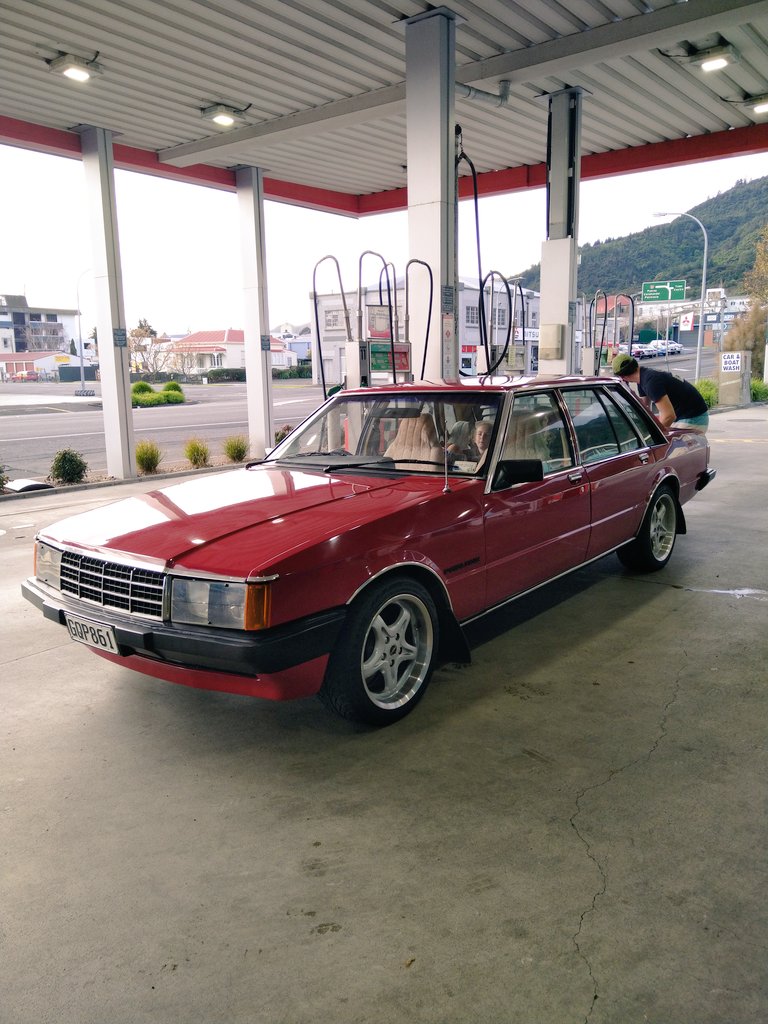duck_willy's tweet photo. Filling up the red beast is definitely becoming a grim exercise but sure do love our weekend cruiser off for a swim at opal springs with kids #fambamtime https://t.co/xCSfUGTOVS