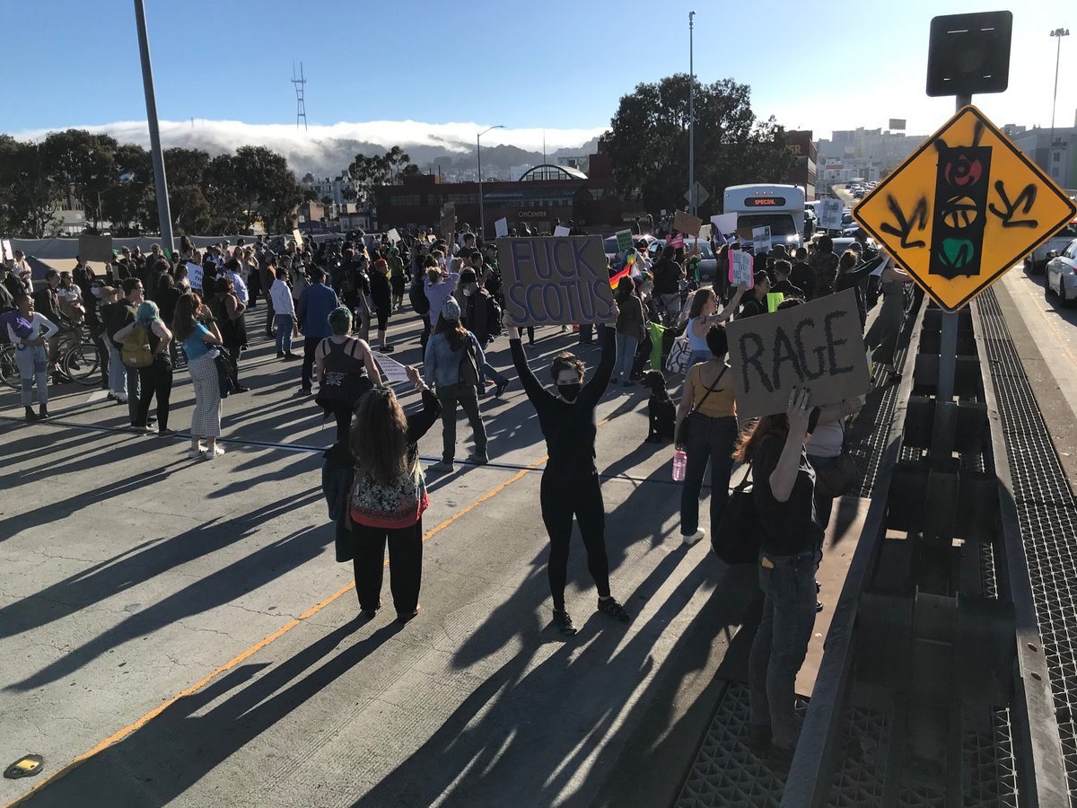 Rise4AbortionSF's tweet photo. Don't Stop! Don't let anyone stay home tomorrow!
Into the streets again Saturday June 25th @ 5:00 pm
450 Golden Gate Ave, SF

THIS DECISION MUST NOT STAND!
LEGAL ABORTION ON DEMAND!

Disruptive, nonviolent mass protest!
#RiseUp4AbortionRights #Green4Abortion https://t.co/vdDTIeO1ce