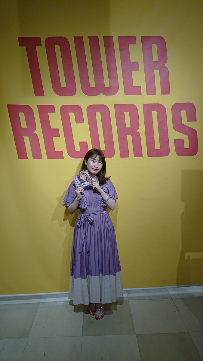 TOWER_Kobe's tweet photo. ご訪店
【#岸本美咲】
若手ジャズ・サックスプレイヤー岸本美咲さん訪店!
ビバップの王道を継受した彼女のオリジナル曲と至極のスタンダード曲で構成されたデビュー作「#Mebop」好評発売中!
詳細は↓
https://t.co/wYjYafcLNm
■https://t.co/Rq8OT8qA0I https://t.co/RfKdiIYWm5