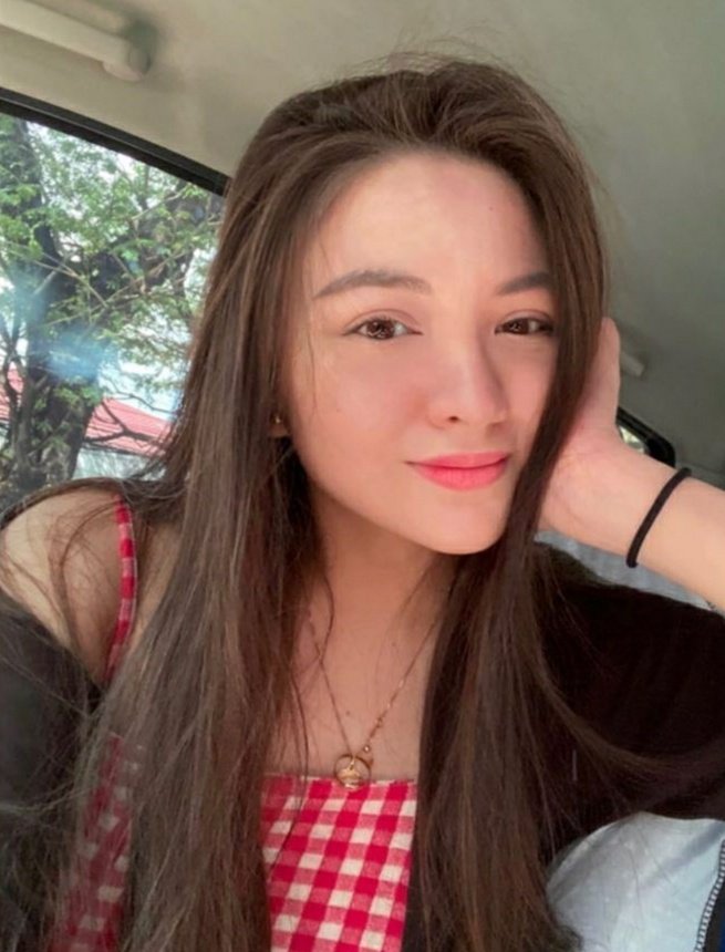 Jia4real's tweet photo. Proof of existence selfie. LOLS 😆 https://t.co/8bvk56Zw56