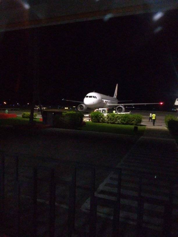 FlconEYES's tweet photo. El Airbus adquirido por #FlyAllways por #WETLEASE a costa del tráfico de cubanos.
Pagado por las familias de #Miami. Éxodo consentido de @POTUS
Créd al autor: Capturado en José Martí #Habana-#Paramaribo
#HappeningNow #OSINTCuba #cuavion #Cuba #24Jun
https://t.co/qHx1lp93Uw https://t.co/us388rZfmY