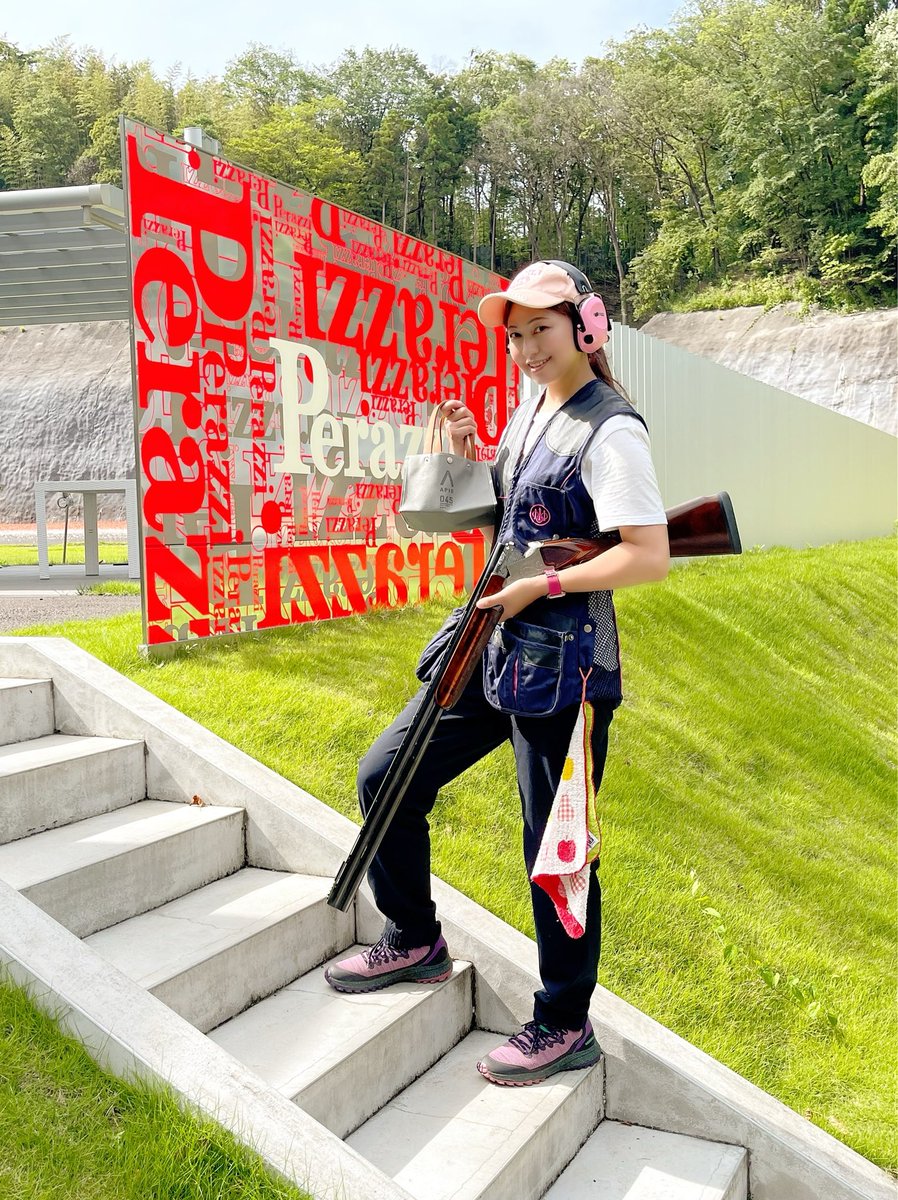 misaupi's tweet photo. 久しぶりの射撃。大井射撃場が変わりすぎていていることにビックリ😳
めちゃくちゃ綺麗っ✨

まるで海外の射場のように開けていて、リゾートリゾート🏝

沢山行きたくなりました（笑）

#クレー射撃
#大井射撃場 https://t.co/tTnsoTtpI3