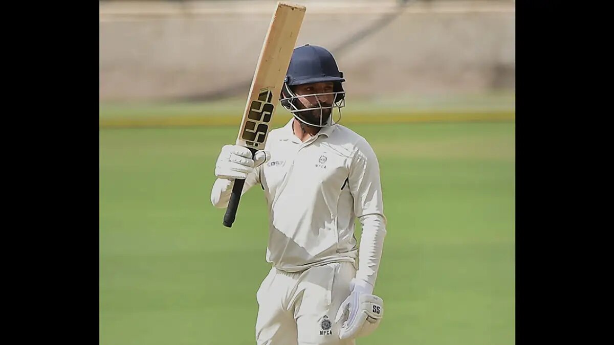 Outlookindia's tweet photo. #PhotoGallery | #MadhyaPradesh are in complete control against #Mumbai at the end of Day 3 after centuries from overnight batters #YashDubey and #ShubhamSharma at M Chinnaswamy Stadium in #Bengaluru on #Friday.  

#Cricket #RanjiTrophyFinal

https://t.co/1dAwudfSWO https://t.co/FXhz3nKdrs