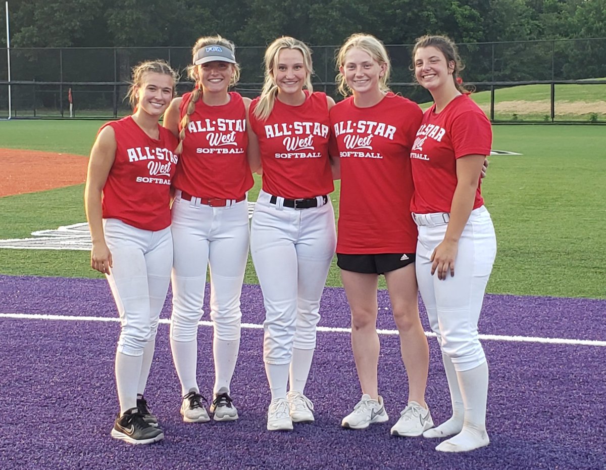 LexiFranklin11's tweet photo. Had a blast at All State being team manager for Team West! Enjoyed the experience and making new friends! Good luck to all the committed girls on your first season of college softball!! @BrookeTurner150  @BoonevilleLady1 @18uVisionElite https://t.co/IekONa6Y1D
