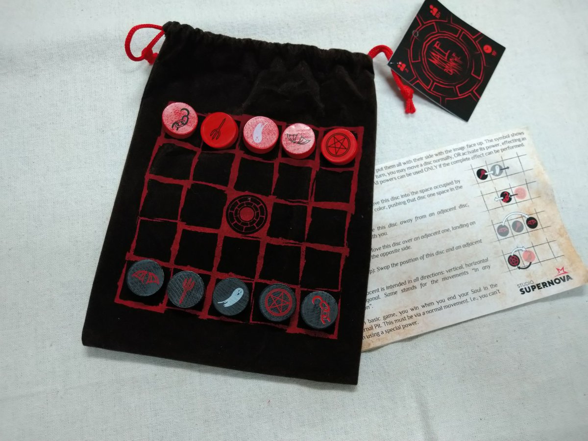 gamers_areana's tweet photo. マルブランシェ　Malebranche　はバネストさんから日本語訳付きで発売されるそうです。まだ日本に届いていないのでもうしばらくですね。発売されたらお知らせします。お楽しみに。
写真は先にいただいた作者分です。袋がゲームボードになってるんですね。 https://t.co/XaqwZhXYb3
