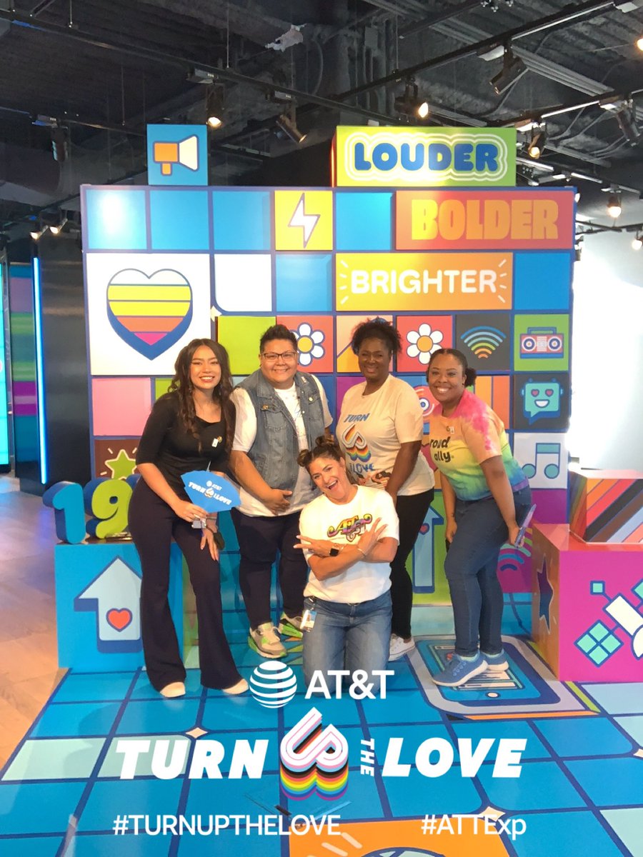 viangreen411's tweet image. Had a blast celebrating Pride Week 🏳️‍🌈Love this photo-booth @ATTExpDallas took so many great photos with friends &amp;amp; met @VINCINT_ #TurnUpTheLove #ATTExp @NTX_Market @ATTDistrict @CaseySmith_NTX @NTX_AprilR