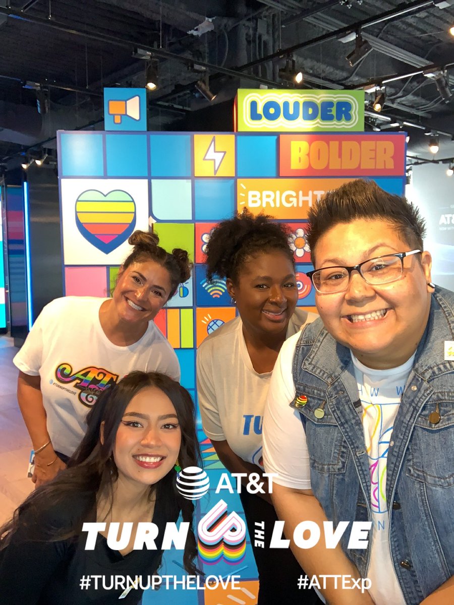 viangreen411's tweet image. Had a blast celebrating Pride Week 🏳️‍🌈Love this photo-booth @ATTExpDallas took so many great photos with friends &amp;amp; met @VINCINT_ #TurnUpTheLove #ATTExp @NTX_Market @ATTDistrict @CaseySmith_NTX @NTX_AprilR
