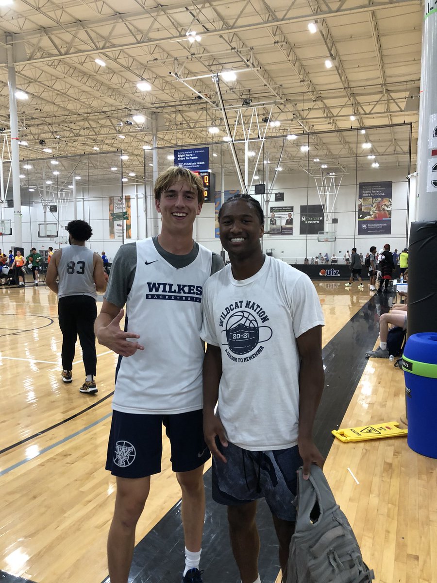 kstover90's tweet photo. Cool night at the Nook as @StoverKoe played with good friend Joey Zvorsky who played at Cedar Cliff HS/now Wilkes Univ. and also had to guard youth basketball buddy Michael Dickson who went to Dallastown HS/now Mansfield Univ. Excellent ballers!🏀🔥.@joey_zvorsky @P_Blackburn43 https://t.co/SLFUPTM7IF