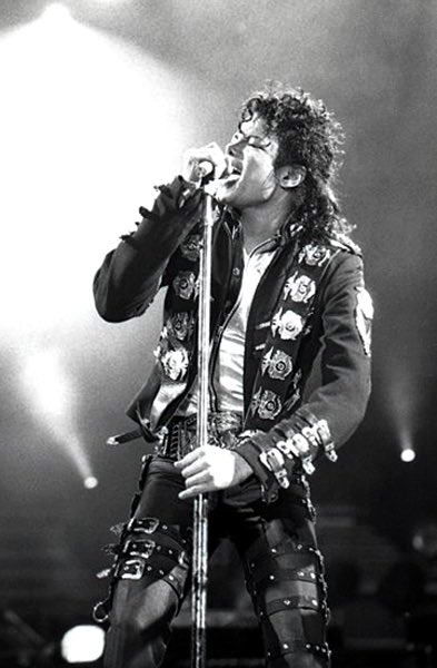PopBase's tweet photo. 13 years ago today, the world lost the legendary King Of Pop, Michael Jackson. https://t.co/ahdPqIJVKw