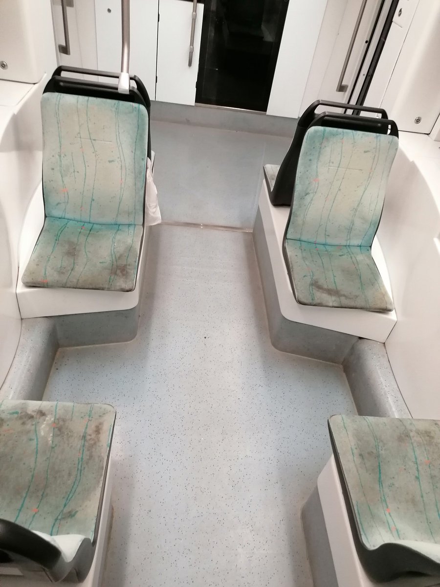 Edu2martinez's tweet photo. L3 de las 6.11 en Campello con destino Luceros. @TramdeAlicante como permitís que un tren venga de cocheras así. Más de 75% de los asientos del vagón así. La gente es muy cerda, pero vosotros no deberíais a ver dejado salir un tren de cocheras con estos asientos ... https://t.co/B2VLDM9f4d