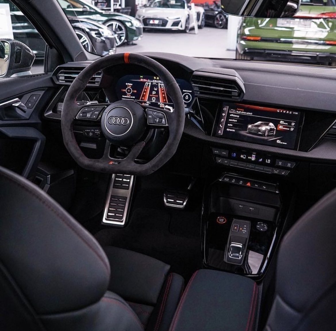 ShockExotics's tweet image. (Audi RS3) Look at that beautiful steering wheel.