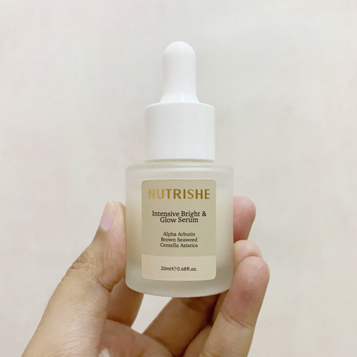 maevemabell's tweet photo. Another serum kalo kalian pengen cepet cerah NUTRISHE BRIGHT SERUM. Aku pake ini pagi, sama yuja niacin malemnya, wow dah 👏🏻 coba deh beneran yg masih insekyur wajahnya kusam cobain pliss aku ga bohong 🥺✨

Isi 20ml Harga 107rb
Isi 30ml Harga 155rb 

https://t.co/nSfqRz5HlA https://t.co/tkHkgvytqe