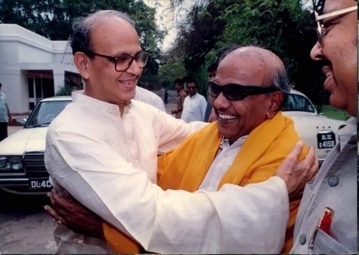 mkstalin's tweet photo. கல்வி - வேலைவாய்ப்பில் நமக்கு மறுக்கப்பட்ட இடத்தில் நம்மை உட்கார வைக்க மண்டல் கமிஷன் பரிந்துரைகளைச் செயல்படுத்தி இடஒதுக்கீட்டை உயர்த்தி பிடித்த 'சமூகநீதிக் காவலர்' #VPSingh பிறந்தநாளான இன்று #SocialJustice எனும் ஒளியை எங்கும் பரவச் செய்ய உறுதியேற்போம்!

#ReservationIsOurRight https://t.co/Gp7EezIPT6