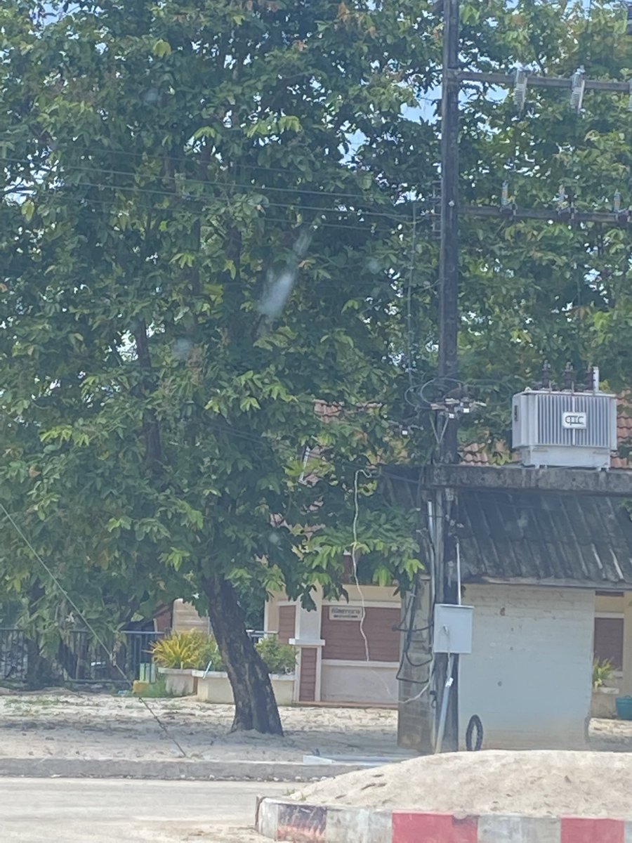 ธนาดล tweet media