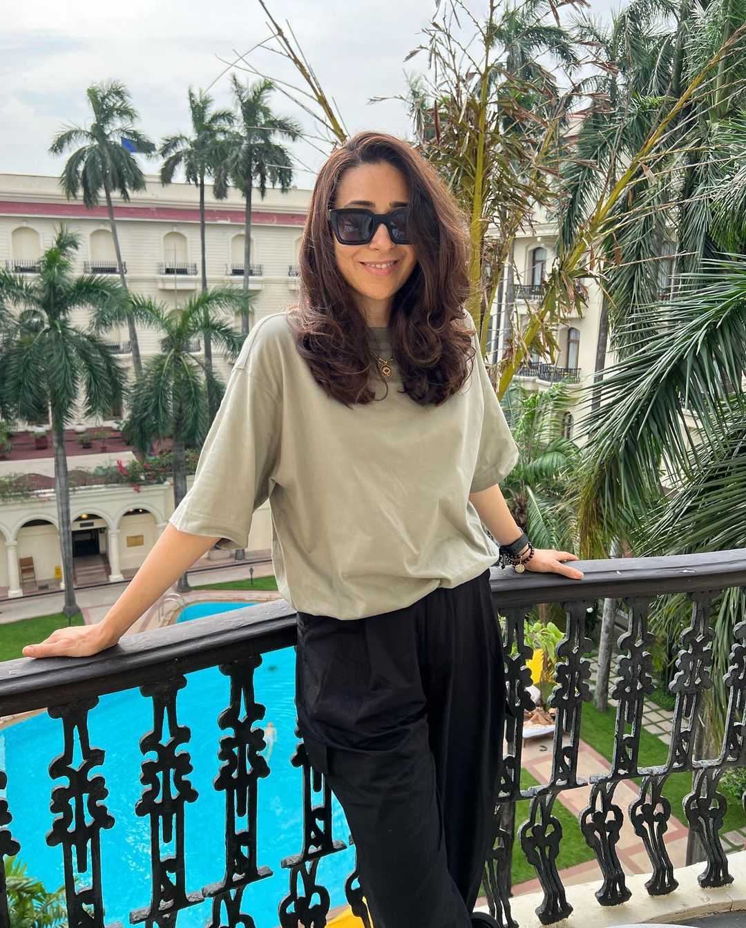    Happy Birthday Karisma Kapoor!!!     