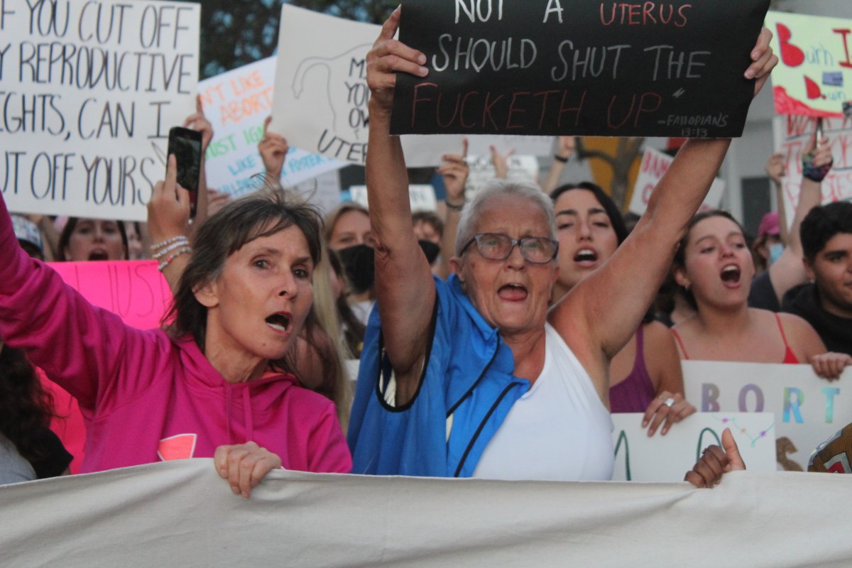 TrimlettAndy's tweet photo. Her body, her choice.
#SanDiego #AbortionRightsAreHumanRights https://t.co/UE5105AtTY