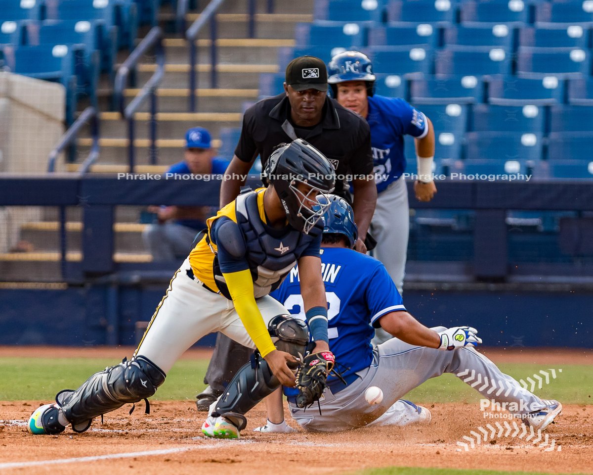 phrakephoto's tweet photo. Jabril Geter-Abdulah (HPU) Umpire, Darnel Collins 1B ACL Royals @Surprise_Royals
@Jabrilio
#baseballump #baseballumpire #milbumpire #umpire https://t.co/Dz73u4dnGd