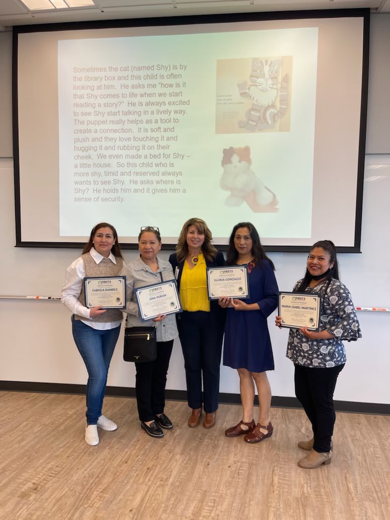 Together4NINOS's tweet photo. 💛✨A wonderful evening celebrating the closing of the ‘21-‘22 Dual Language Learners FCC & FFN Project! 240 families supported by 52 in-home educators w/ monthly parent cafecitos! Over 800 children received bilingual books! #Culture #Family #LanguageisaGIFT🎁 #Appreciation #Joy https://t.co/seLP4a0QER