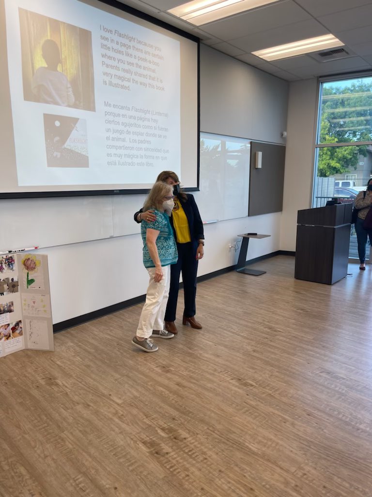 Together4NINOS's tweet photo. 💛✨A wonderful evening celebrating the closing of the ‘21-‘22 Dual Language Learners FCC & FFN Project! 240 families supported by 52 in-home educators w/ monthly parent cafecitos! Over 800 children received bilingual books! #Culture #Family #LanguageisaGIFT🎁 #Appreciation #Joy https://t.co/seLP4a0QER