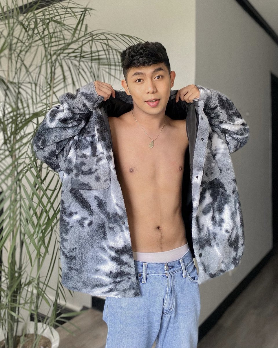 lantisespiritu's tweet photo. if i get a little hotter, can i be your daddy? https://t.co/JihLeGR2NC