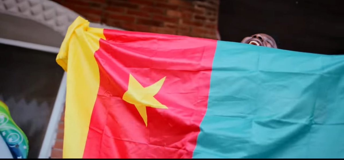 ShootsNg's tweet photo. That Nigerian number one skit champion is flying a Cameroonian flag in the music video lacks the understanding of audio-visual as soft power &amp; virile tool for international public relations
https://t.co/YJfo6ifn0u
#Bugachallenge #Cryptocurency @KizzDaniel @alhajitekno @Ola_josef https://t.co/e0Z9e8pWcY