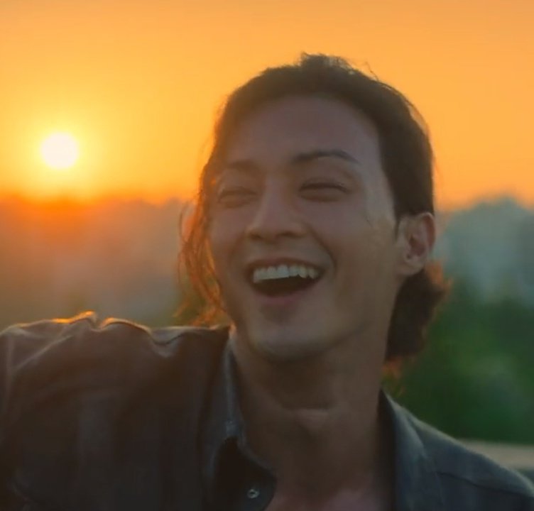 lyzaimnidaaaa's tweet photo. everyone is simping over Rio, but here I am simping over this guy, Denver😩😩🔥

#MoneyHeistKorea https://t.co/LU2zXh1mfu